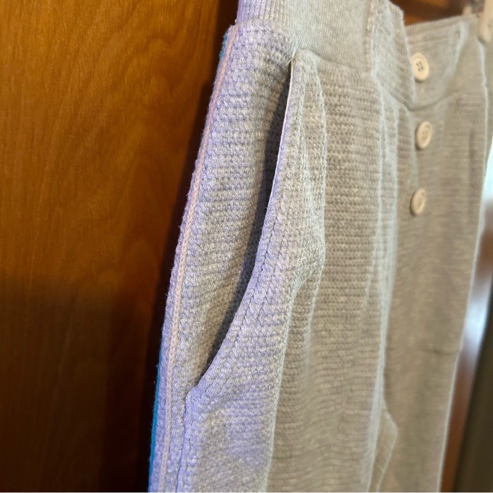 ⭐️ Faherty grey lounge pants with rainbow stripe detail - Picture 3 of 9